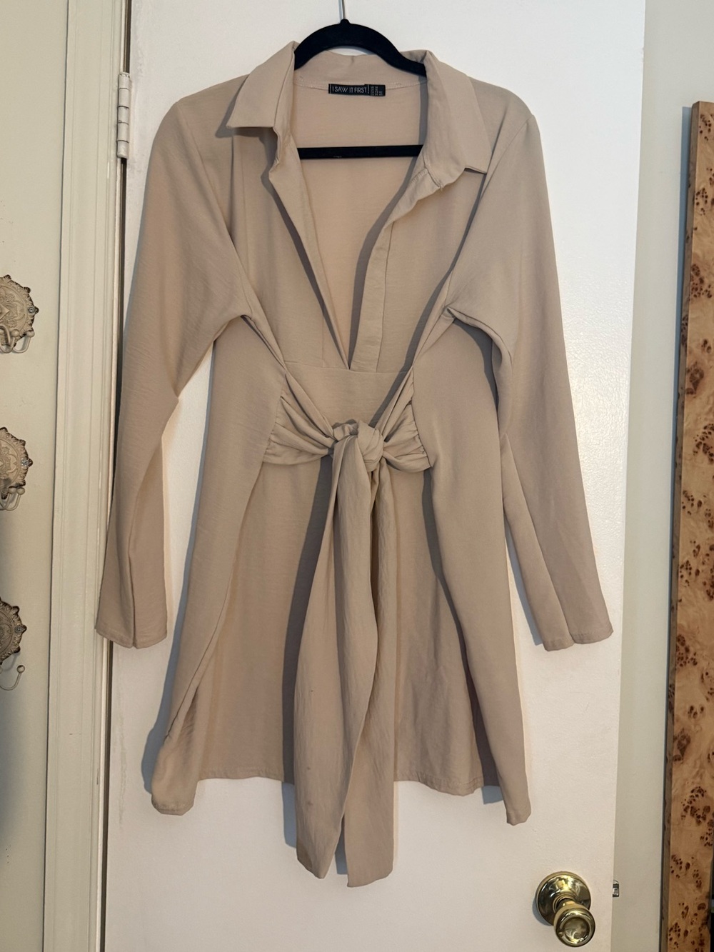 I Saw It First Beige Plunge Tie Waist Shirt Dress US 10